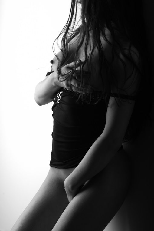 Fekete-fehér erotikus fotó